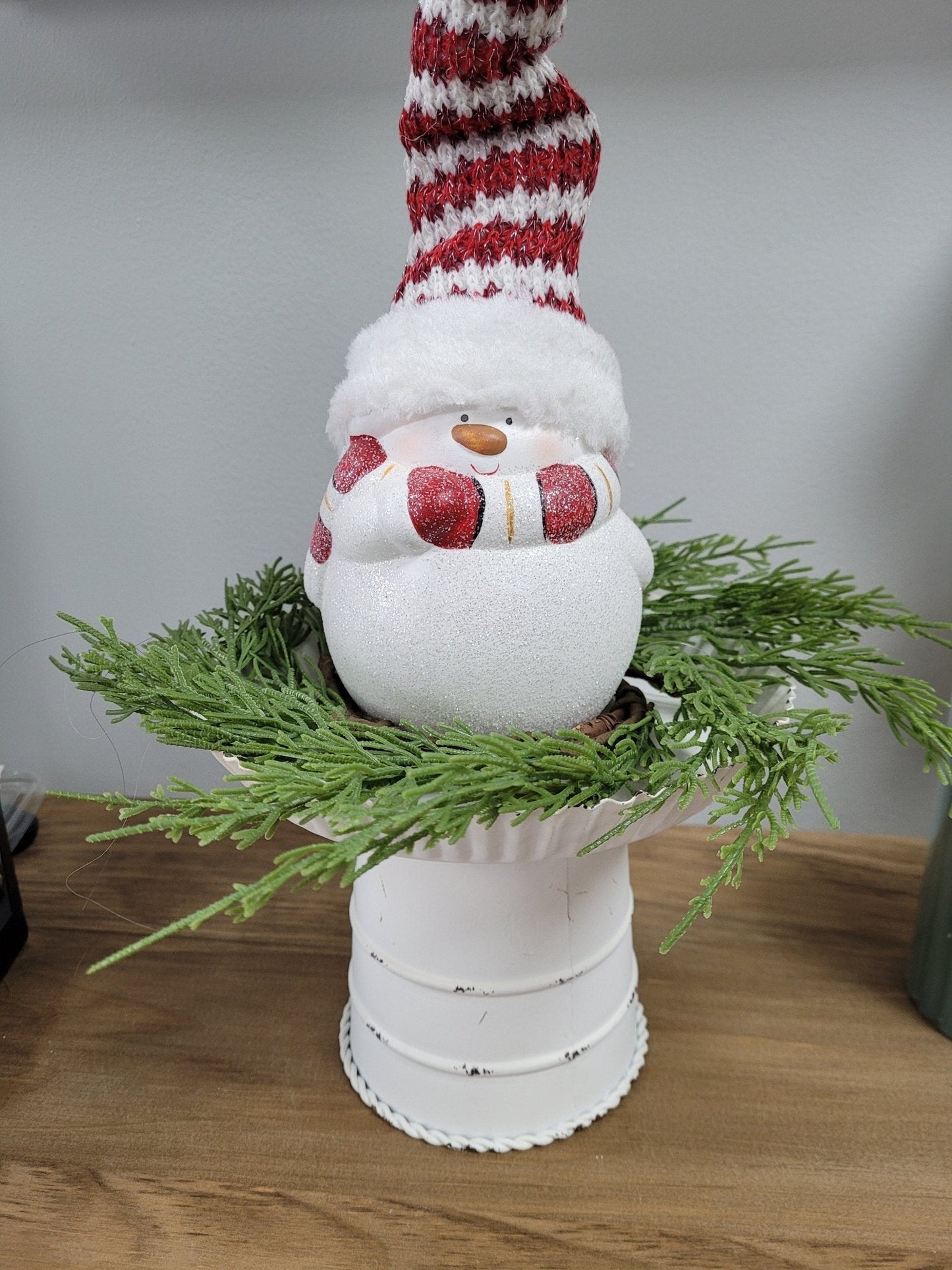 A331 White Distressed Pie Pan Candle Holder - The Country Rabbit Gifts & Décor