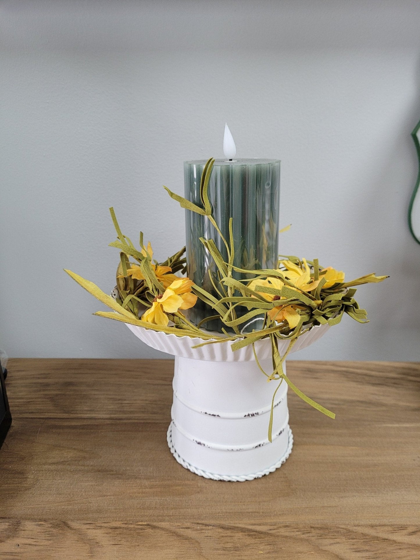 A331 White Distressed Pie Pan Candle Holder - The Country Rabbit Gifts & Décor