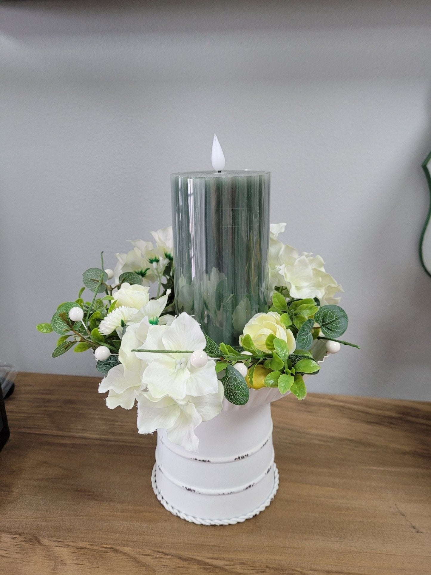 A331 White Distressed Pie Pan Candle Holder - The Country Rabbit Gifts & Décor