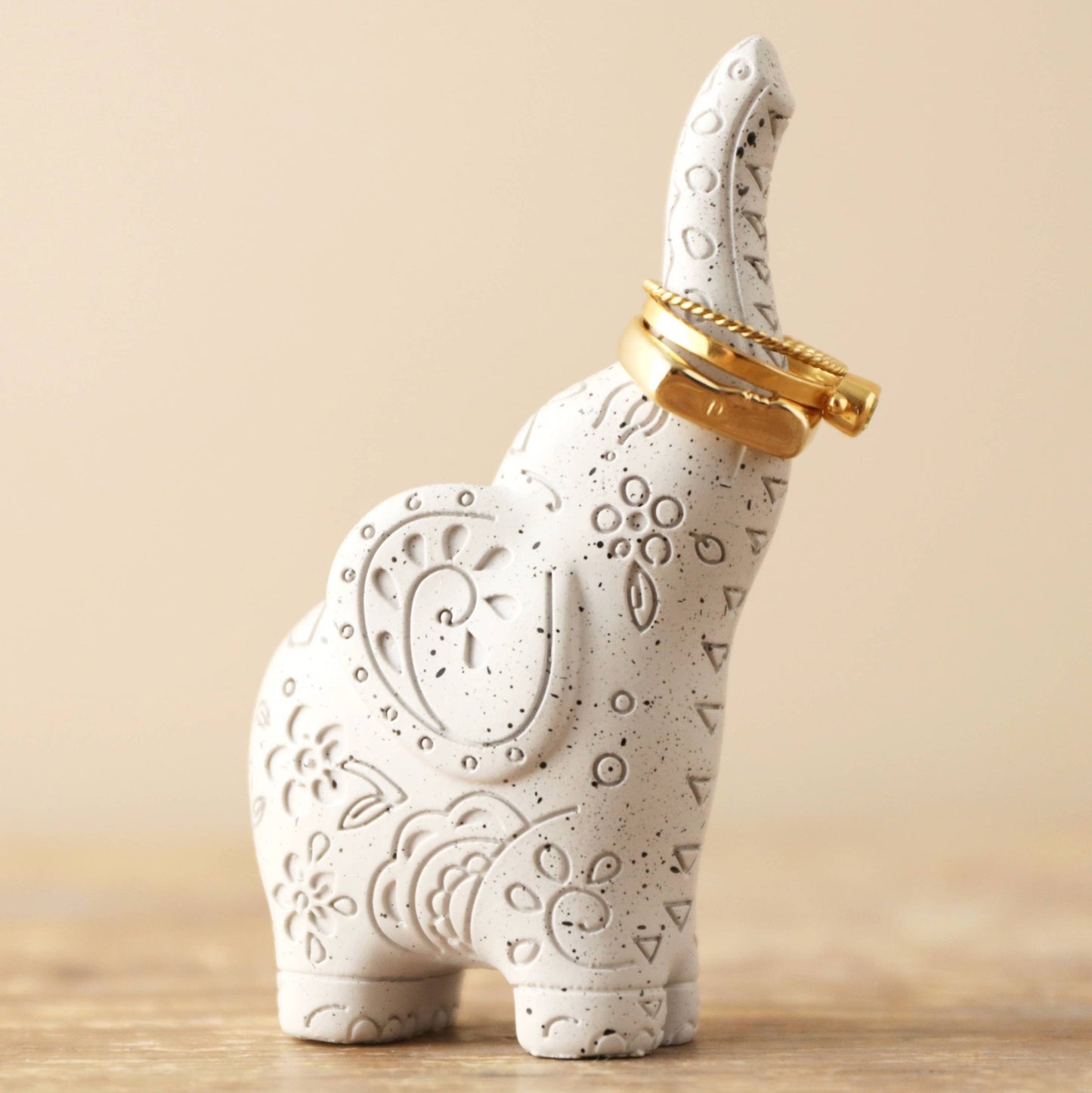 A450 Elephant Ring Holder - The Country Rabbit Gifts & Décor