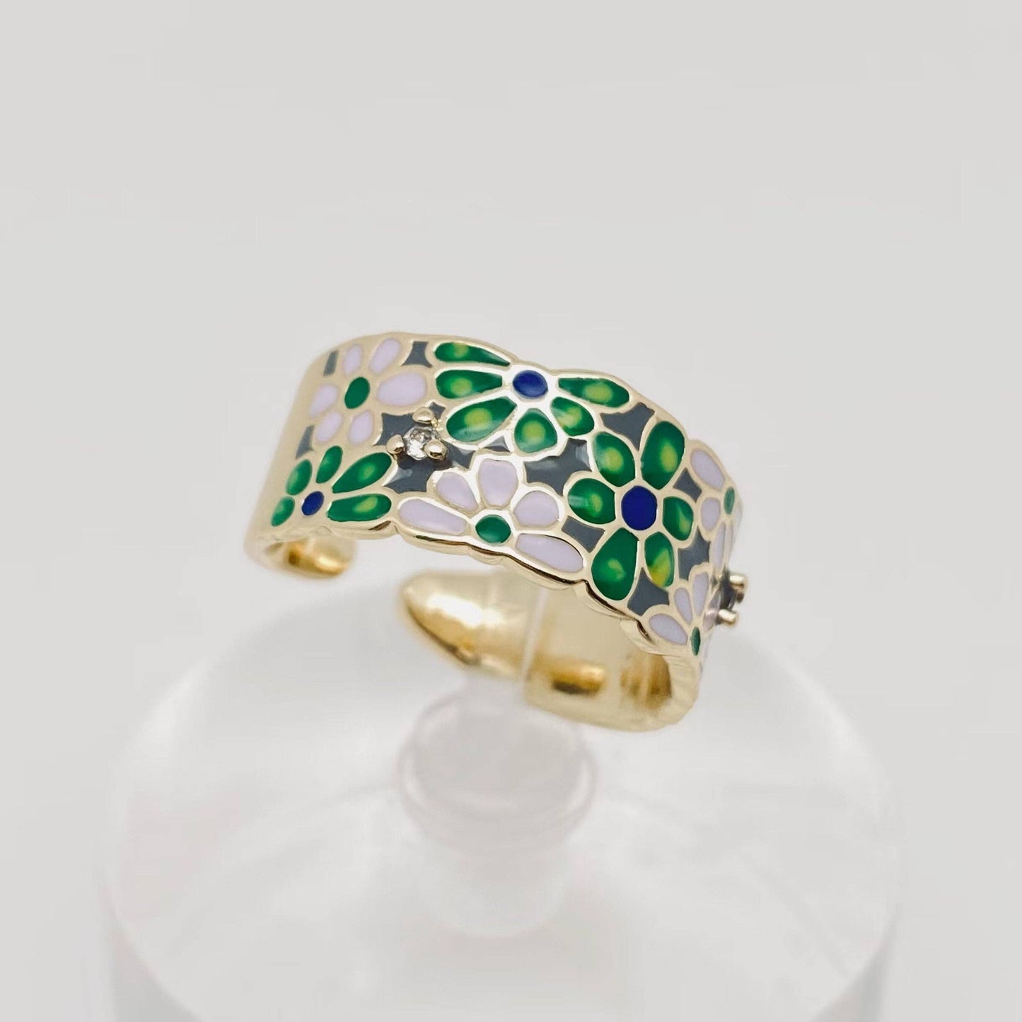 Adjustable Rings - Inner diameter 18 mm - Material is copper, enamel, cubic zirconia and they are gold plated