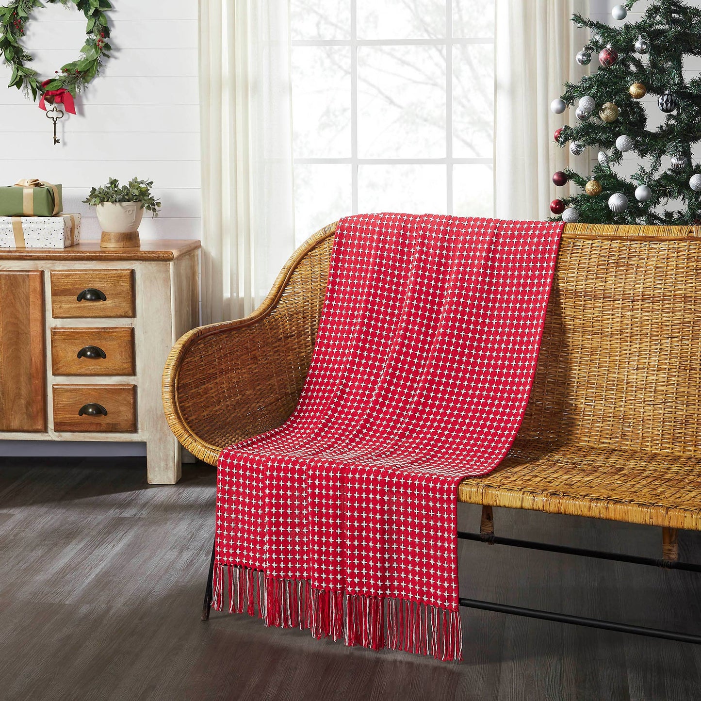 Gallen Red White Woven Throw 50x60 - The Country Rabbit Gifts & Décor